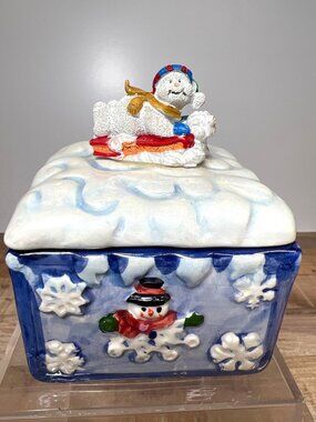 Snowman-Themed Ceramic Holiday Trinket Box With Lid & Snowflake Design